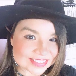 Meet your Posher, Krystal
